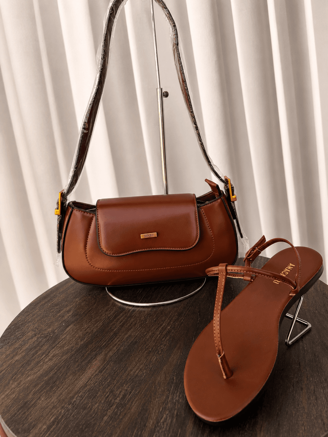 Bolsa Santa Lolla caramelo — segundo ângulo