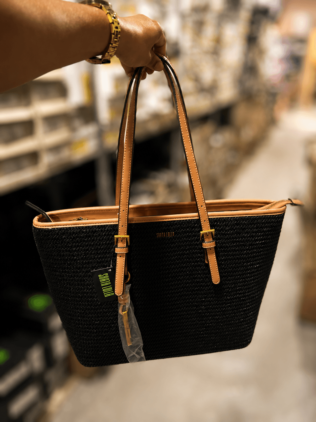 Bolsa tote Santa Lolla preta com alças caramelo